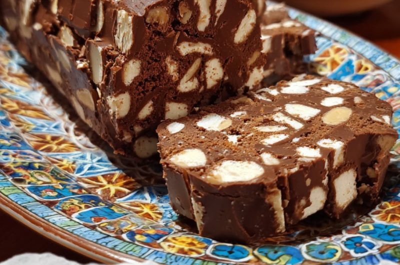 Mosaiko (Greek No-Bake Chocolate Biscuit Cake)