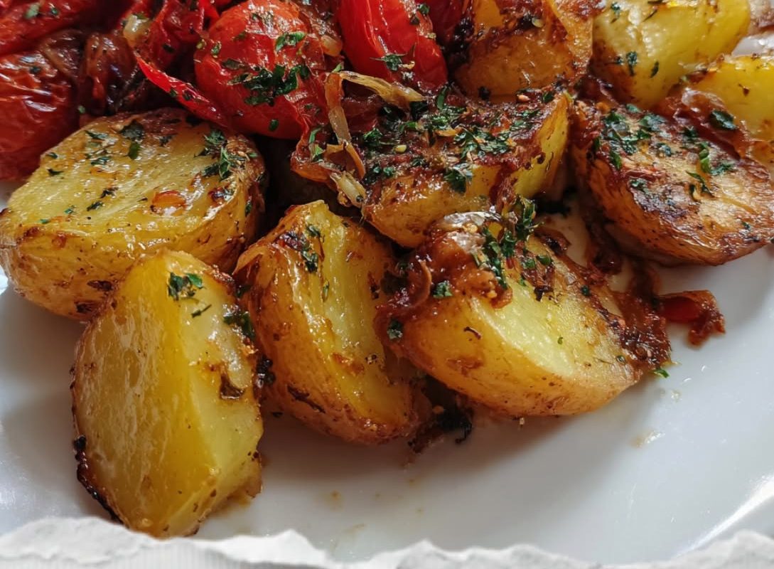 Patates Plaki (Greek Braised Potatoes)