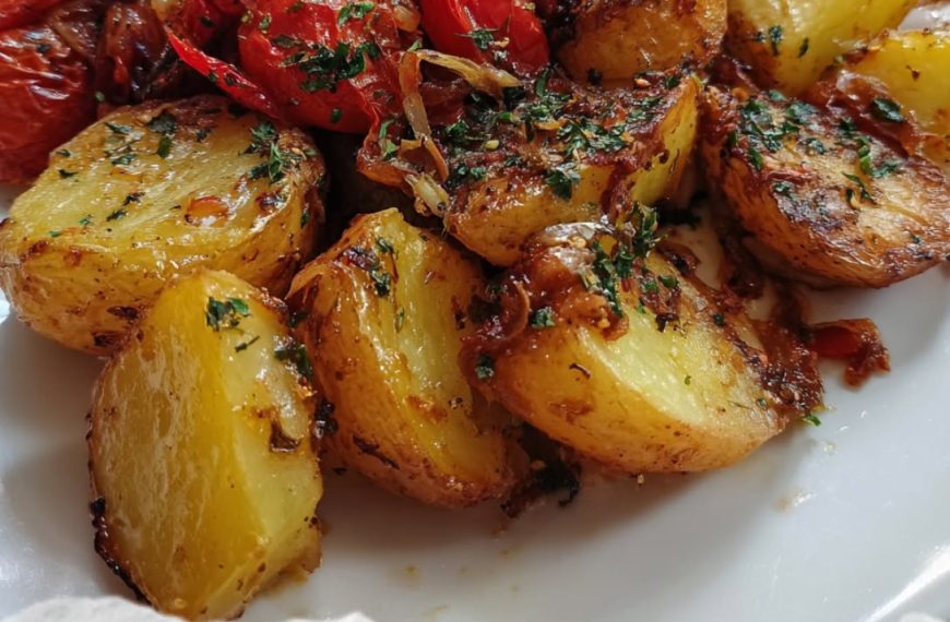 Patates Plaki (Greek Braised Potatoes)